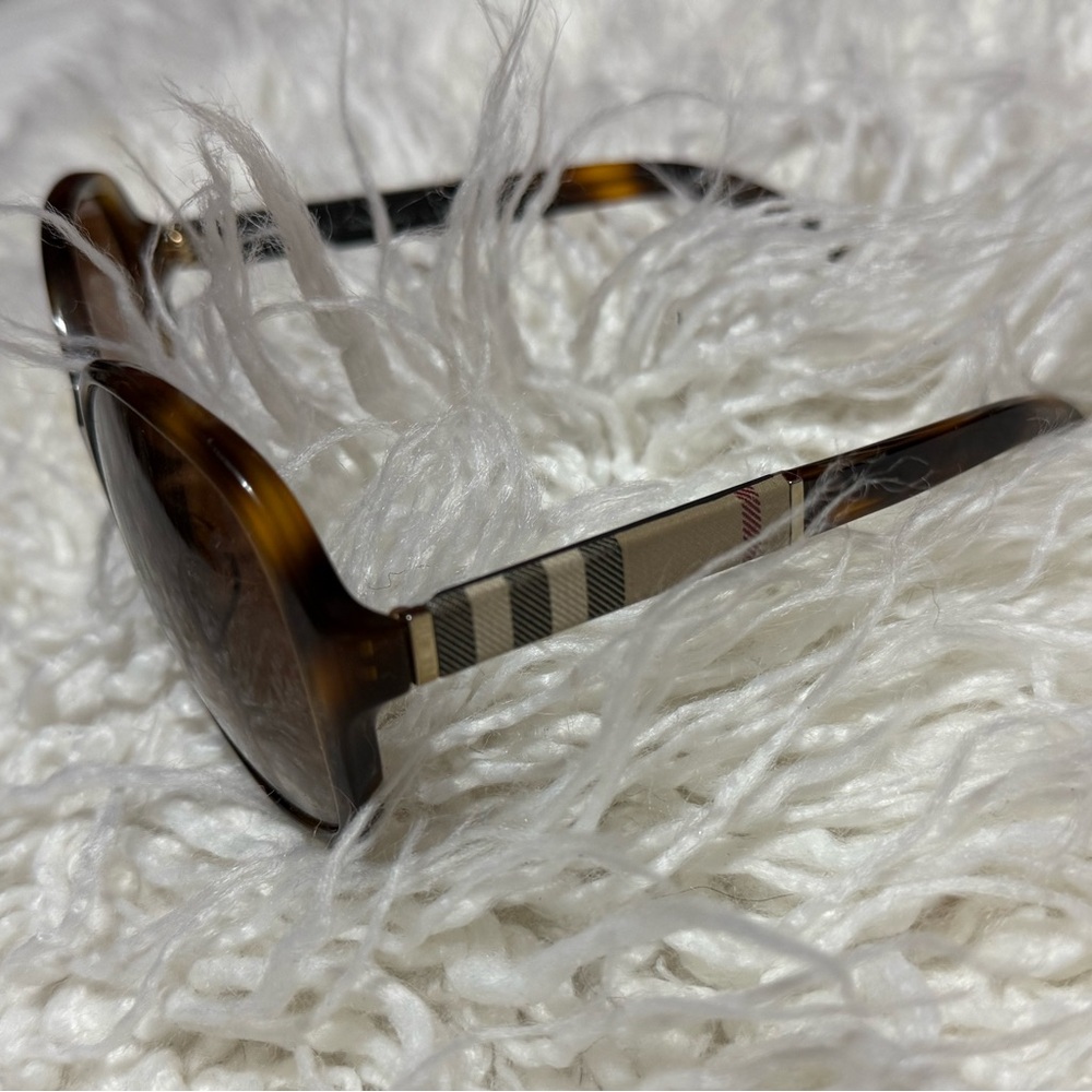 BURBERRY Elegant Brown Sunglasses - Picture 4 of 8